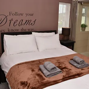https://dreams-unlimited-staines-heathrow.brighton-hotels-england.com